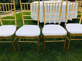 Zlatne Tiffany stolice