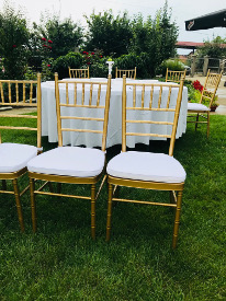 Zlatne Tiffany stolice